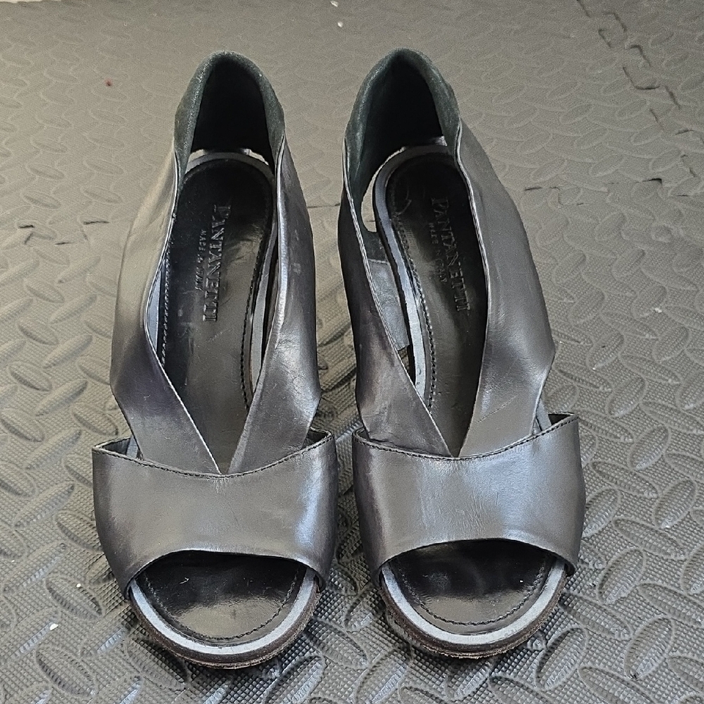 Leather heels by Italian designer Pantanetti